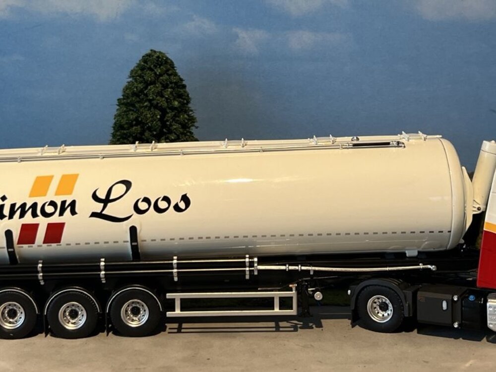 Tekno Tekno Volvo FH05 XXL 4x2 met 3-as silo oplegger SIMON LOOS