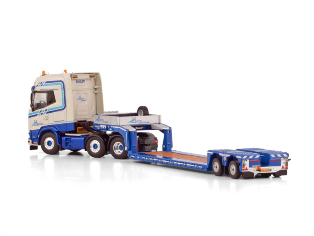 WSI WSI DAF XG+ 6x2 met 2-as dieplader L.A. VAN  DEN HEUVEL