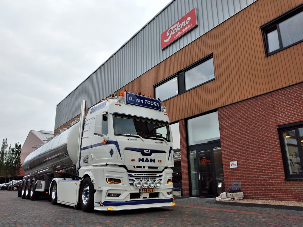 Tekno Tekno MAN TGX GM 4x2 trekker met 3-assige tankoplegger G. VAN TOORN