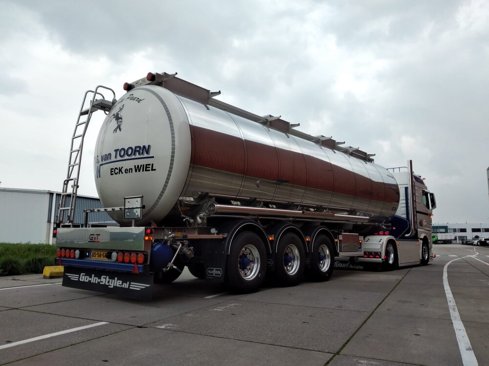 Tekno Tekno MAN TGX GM 4x2 trekker met 3-assige tankoplegger G. VAN TOORN