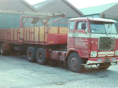 WSI WSI Volvo F88 6x2 With 3-axle classic brick trailer FA. J. V. 'T KRUIS & ZN