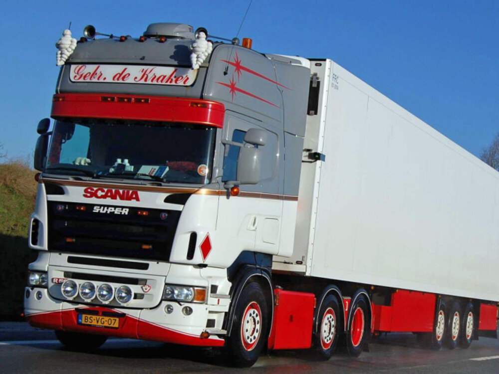 WSI WSI Scania R5 Topline 6x2 with 3-axle reefer trailer DE KRAKER