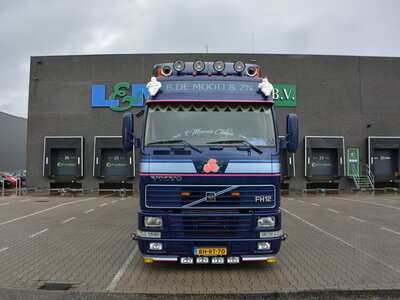 Tekno Tekno Volvo FH12 Globetrotter met 2 assige bloementrailer B.DE MOOIJ & ZN