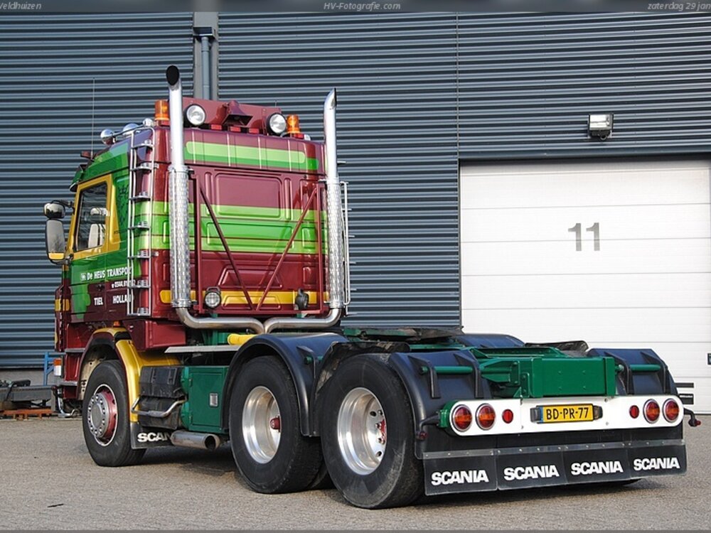 Tekno Tekno Scania 143-450 with 3-axle bricktrailer DE HEUS