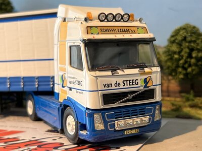 Tekno Tekno Volvo FH Glob. 4x2 met 3-as schuifzeilenoplegger GEBR. VAN DE STEEG