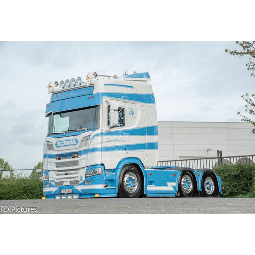 WSI WSI Scania R Highline 6x2 met 3-as gesloten box oplegger JOCHEMS