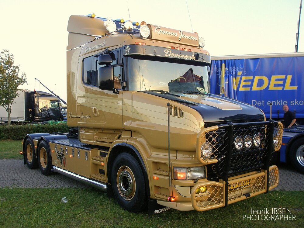 Tekno Tekno Scania 4-serie Torpedo met 3-assige koeloplegger RASMUS JENSEN