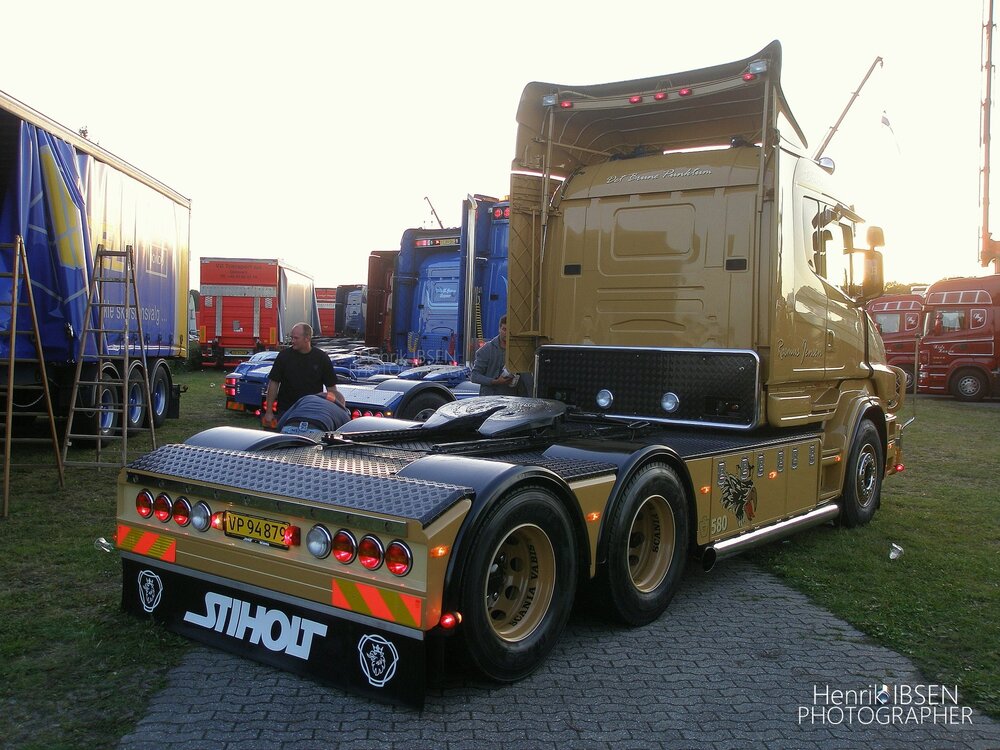 Tekno Tekno Scania 4-serie Torpedo met 3-assige koeloplegger RASMUS JENSEN