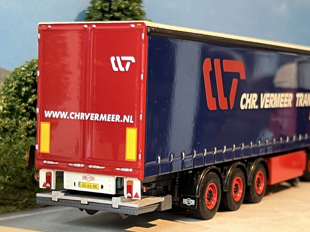 WSI WSI DAF 105XF SSC 4x2 with 3-axle curtainside trailer CHR VERMEER