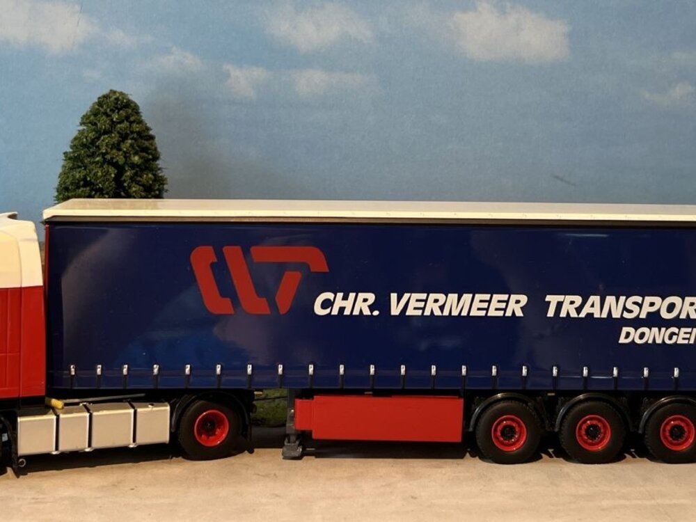 WSI WSI DAF 105XF SSC 4x2 with 3-axle curtainside trailer CHR VERMEER