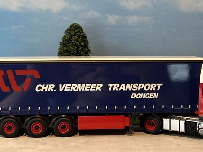 WSI WSI DAF 105XF SSC 4x2 with 3-axle curtainside trailer CHR VERMEER