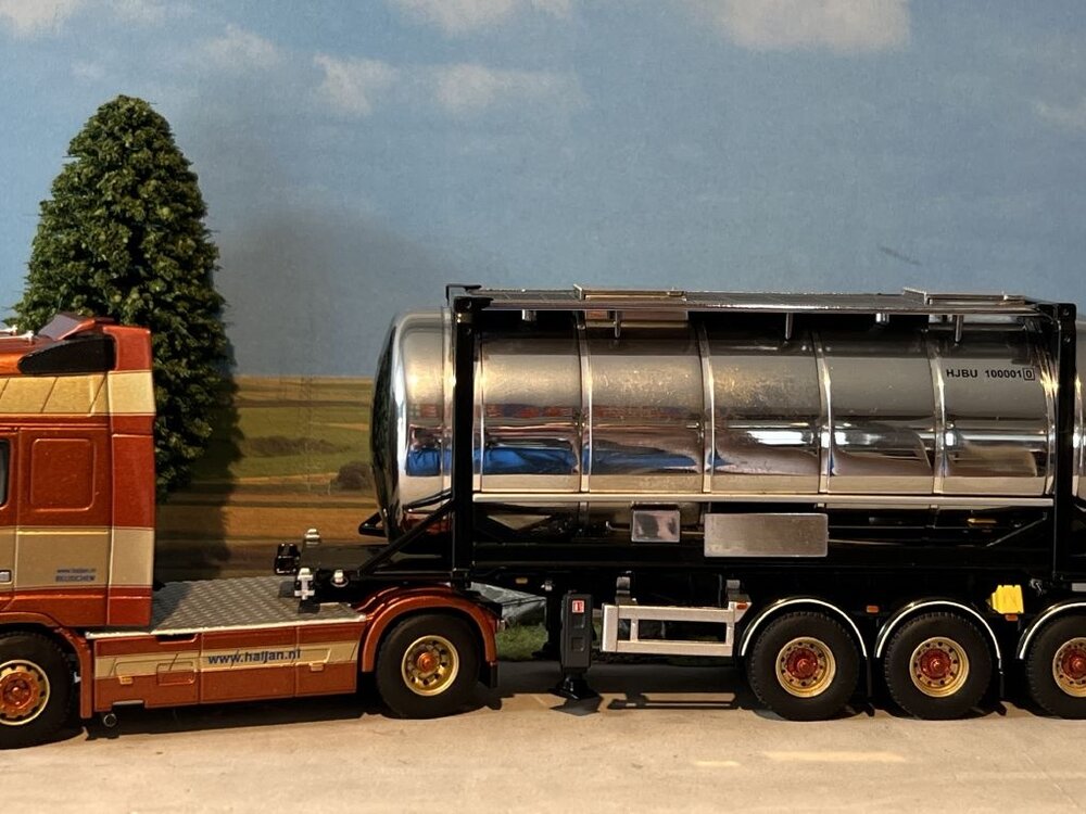 WSI WSI Volvo FH 4x2 + 3-axle container trailer + 20ft. container HAIJAN