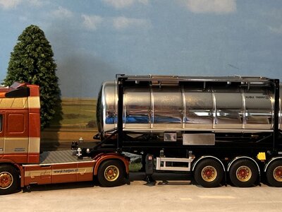 WSI WSI Volvo FH 4x2 + 3-axle container trailer + 20ft. container HAIJAN