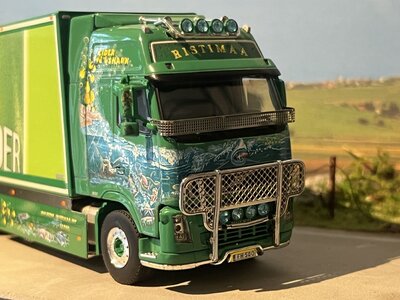 WSI WSI Volvo FH2 Glob. XL 6x2 Swedish LZV combination RISTIMAA "CIDER SHARK"