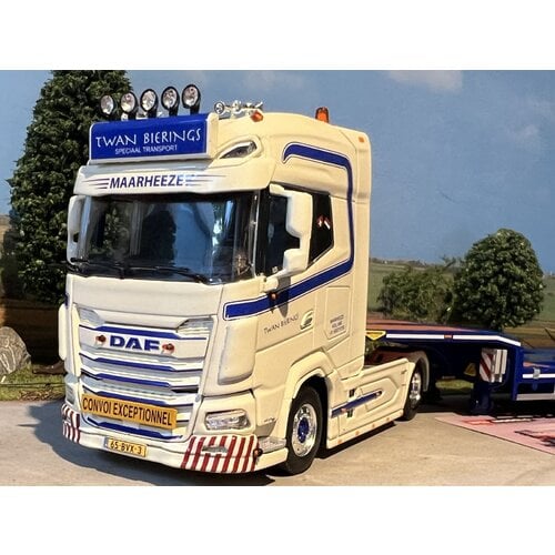 WSI WSI "EXCLUSIVE" DAF XG+ 4x2 with Broshuis 4-axle semi lowbed lowloader TWAN BIERINGS