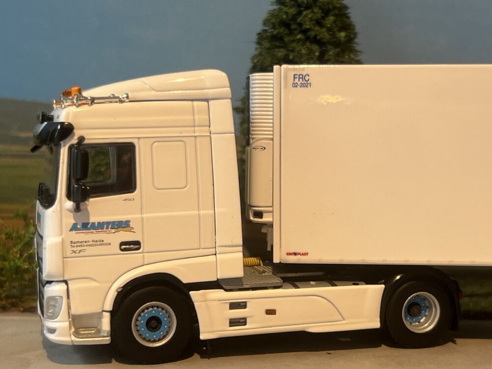 WSI WSI DAF XF Space Cab 4x2 with 3-axle reefer trailer A. KANTERS