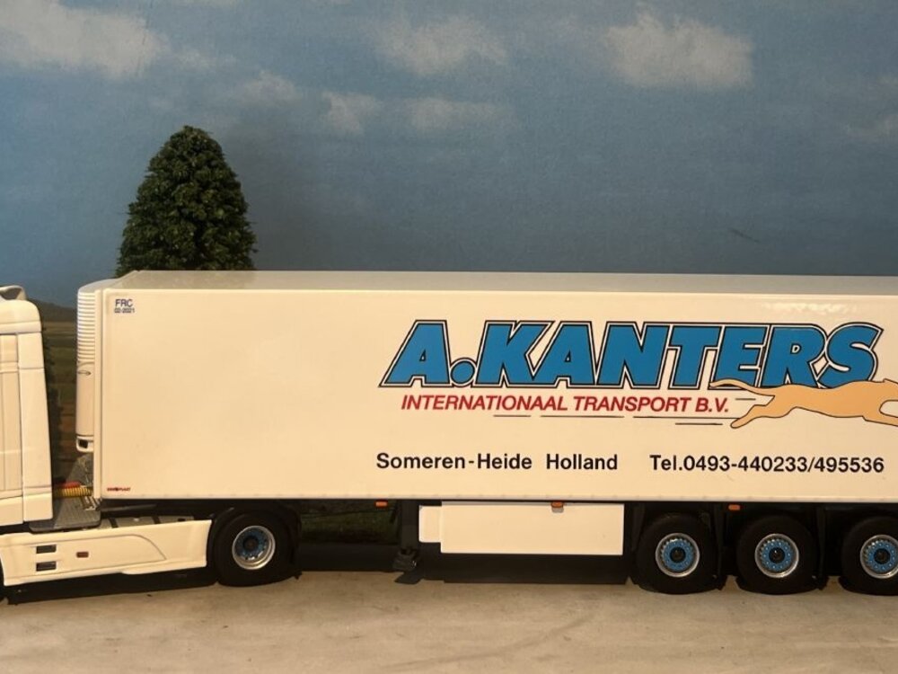WSI WSI DAF XF Space Cab 4x2 with 3-axle reefer trailer A. KANTERS