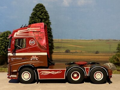 WSI WSI Volvo FH4 Globetrotter 6x2 CLAUS MADSEN