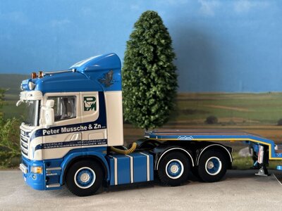 WSI WSI Scania R5 Highline 6x2 + 3-axle lowbed trailer PETER MUSCHE