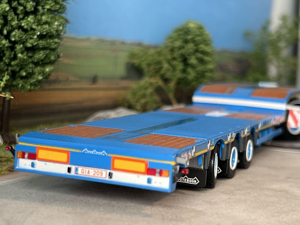 WSI WSI Scania R5 Highline 6x2 + 3-axle lowbed trailer PETER MUSCHE