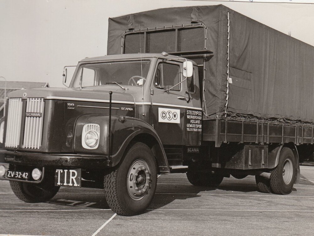 Tekno Scania 110 vabis super rigid truck with 2-axle trailer DSW