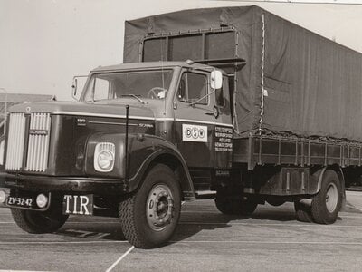 Tekno Scania 110 vabis super rigid truck with 2-axle trailer DSW