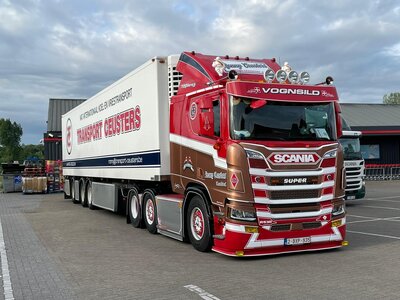 Tekno Tekno Scania R-serie low roof 6x2 met 3-as koeloplegger RONNY CEUSTERS