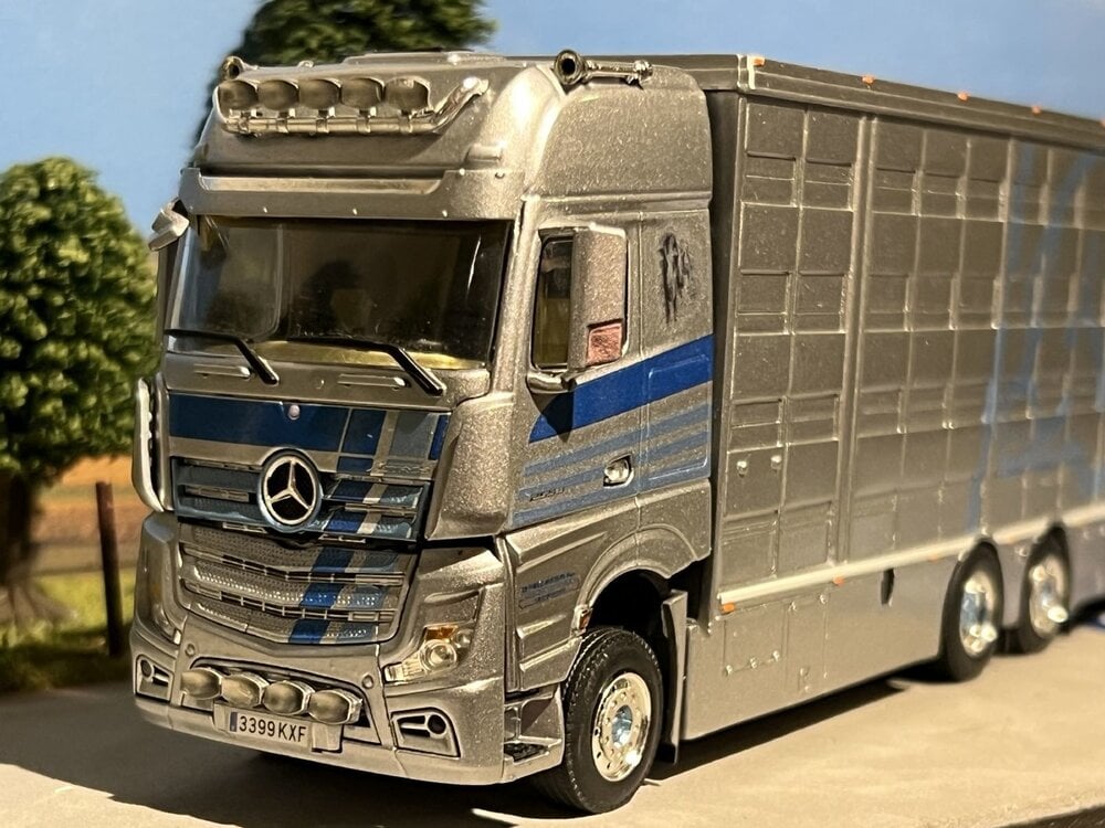 WSI  WSI Mercedes Actros MP4 Giga Space 6x2 tag axle livestock combi DE PABLO ARRIBAS