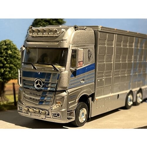 WSI WSI Mercedes Actros MP4 Giga Space 6x2 tag axle livestock combi DE PABLO ARRIBAS