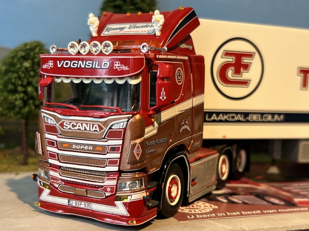 Tekno Tekno Scania R-serie low roof 6x2 met 3-as koeloplegger RONNY CEUSTERS