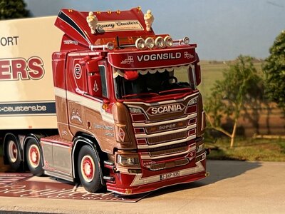 Tekno Tekno Scania R-serie low roof 6x2 met 3-as koeloplegger RONNY CEUSTERS