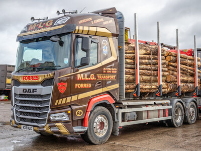 Tekno Tekno DAF XF 3-axle riged truck with 3-axle wood trailer MLG TRANSPORT