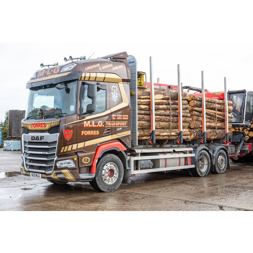 Tekno Tekno DAF XF 3-axle riged truck with 3-axle wood trailer MLG TRANSPORT