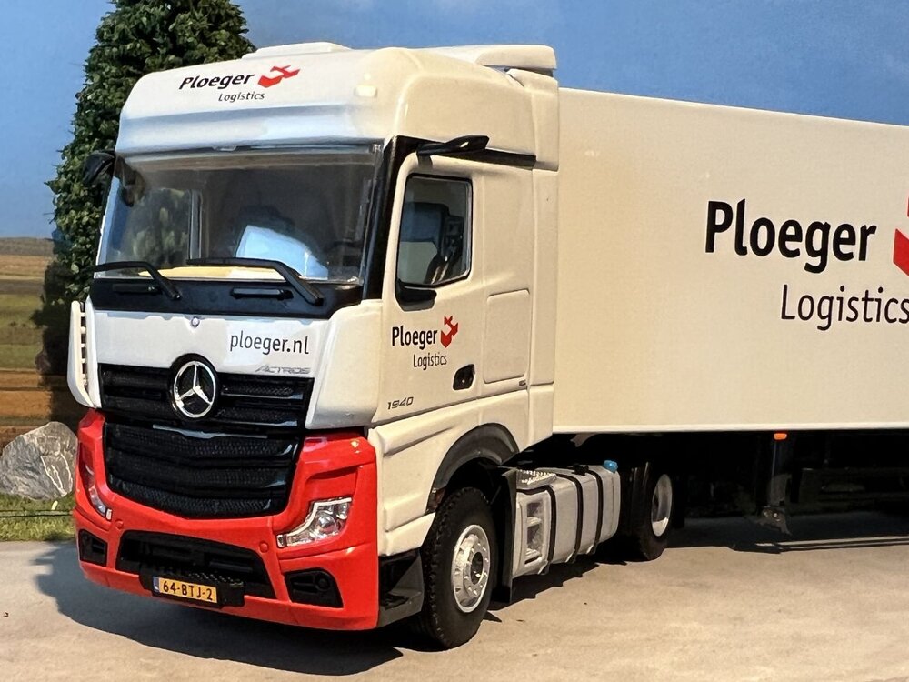 WSI WSI Mercedes- Benz Actros MP5 Big Space 4x2 with 3-axle box trailer PLOEGER LOGISTICS