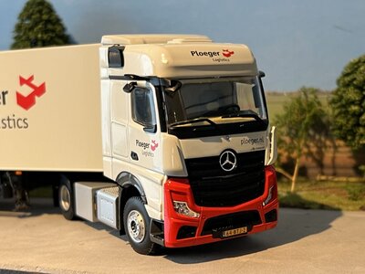 WSI WSI Mercedes- Benz Actros MP5 Big Space 4x2 with 3-axle box trailer PLOEGER LOGISTICS