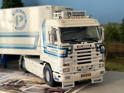 WSI WSI Scania 143M streamline 4x2 with 3-axle reefer trailer VAN DE PLASSE