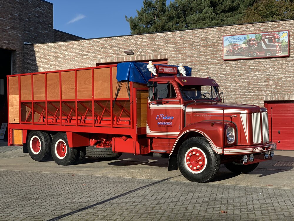 Tekno Tekno Scania L56 motorwagen met resin opbouw PEETERS