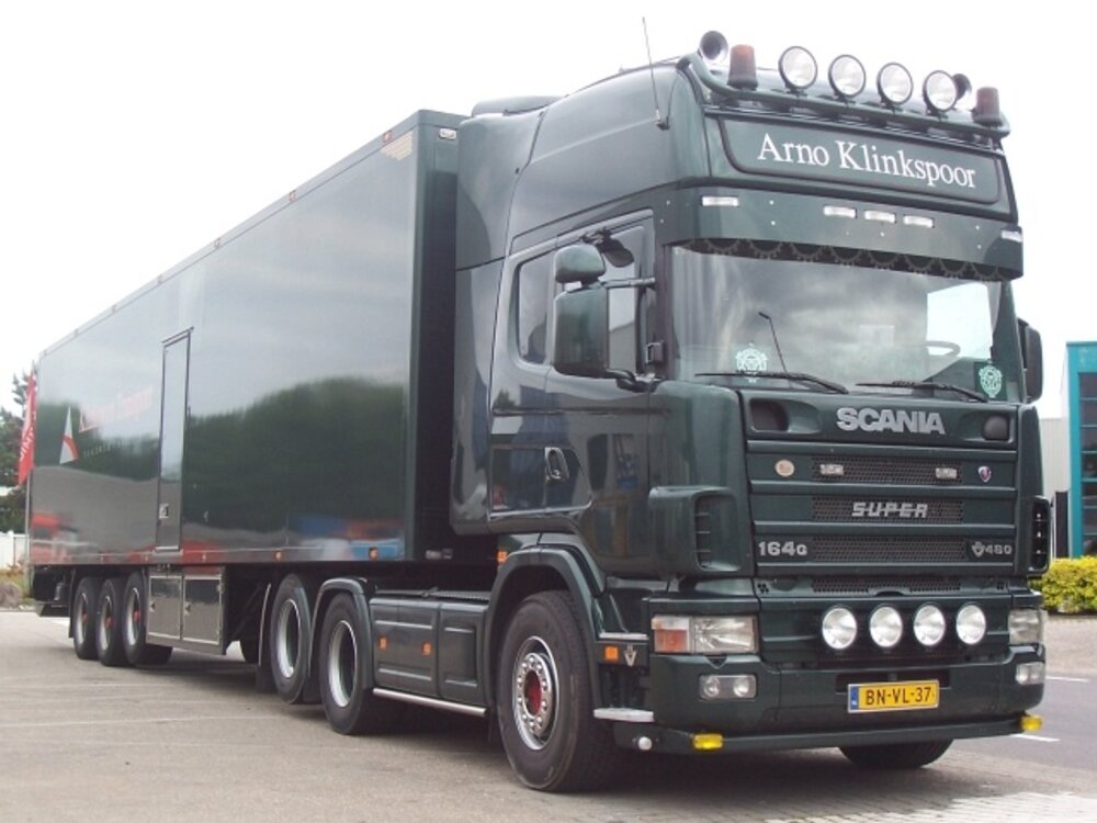 Tekno Scania 164-480 Topline 6x2 with 3-axle reefer trailer Tekno Scania 164-480 Topline 6x2 with 3-axle reefer trailer