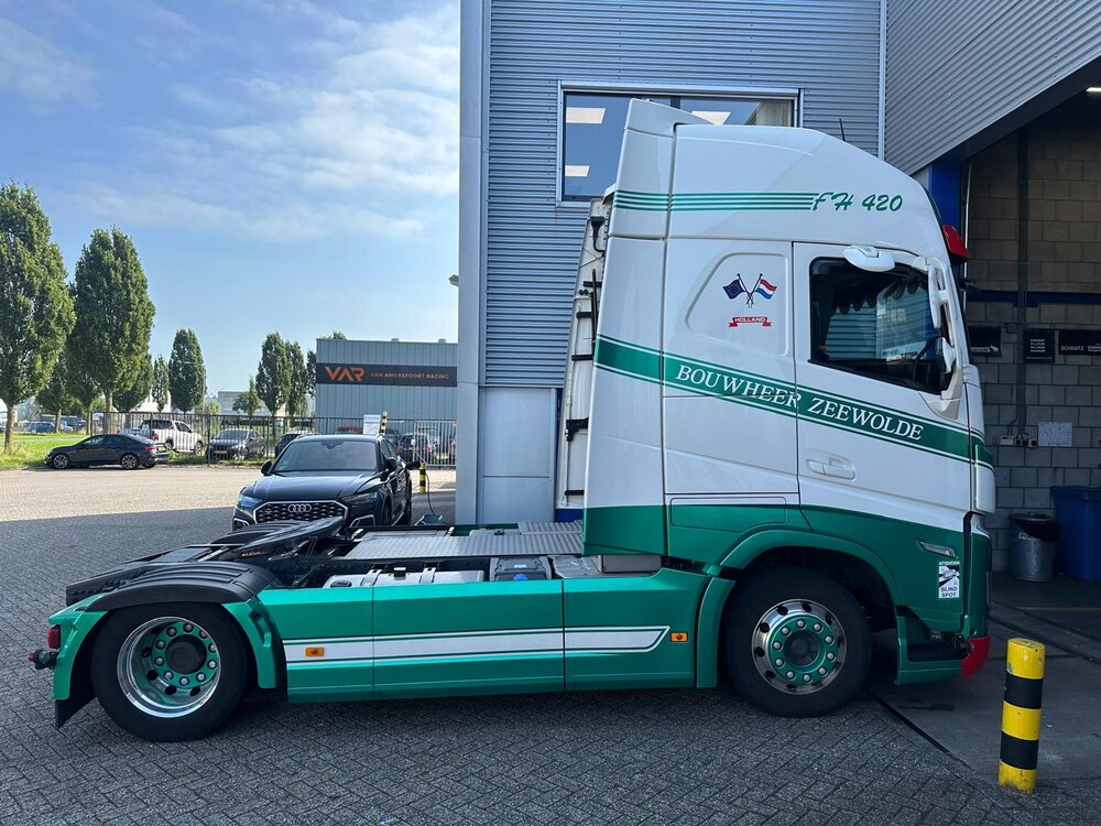 Tekno Tekno Volvo FH05 Globetrotter XL 4x2 BOUWHEER