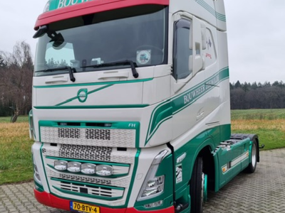 Tekno Volvo FH05 Globetrotter XL 4x2 BOUWHEER
