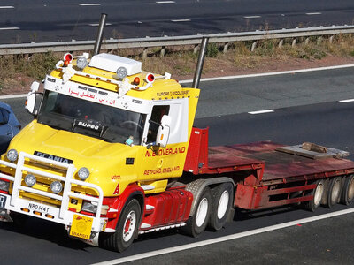 Tekno Scania 4-serie Torpedo with 3-axle lowloader OVERLAND