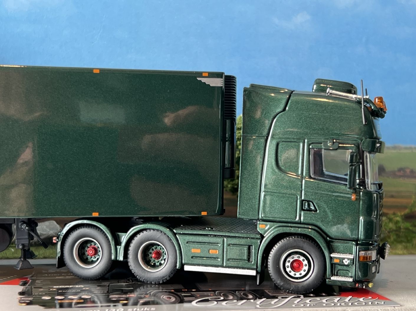 Tekno Scania 164-480 Topline 6x2 with 3-axle reefer trailer Tekno Scania 164-480 Topline 6x2 with 3-axle reefer trailer
