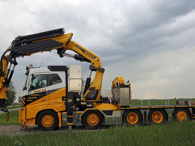 WSI WSI Volvo FH4 Sleeper Cab 10x4 tag axle with palfinger pk 135.002+ jib BOER B.V.