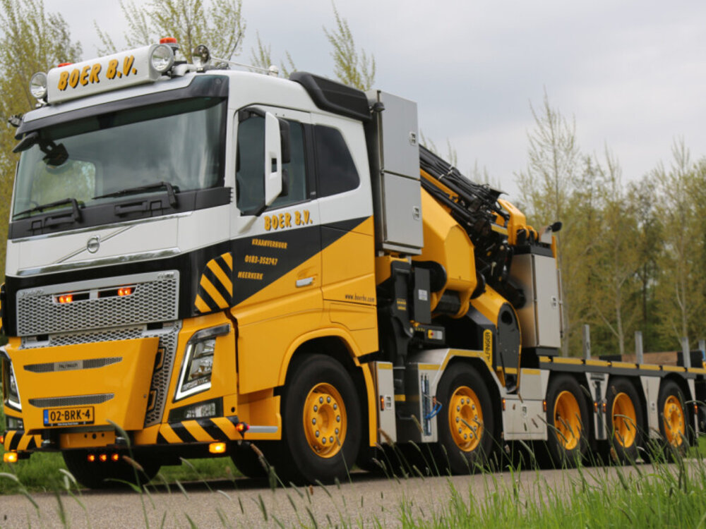 WSI WSI Volvo FH4 Sleeper Cab 10x4 tag axle with palfinger pk 135.002+ jib BOER B.V.
