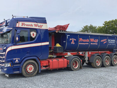 WSI WSI Scania R Highline 4x2 + 3-axle half pipe tipper trailer FRANK WULF