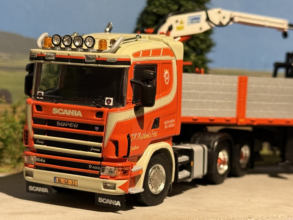 WSI WSI Scania 164G 6x2 met 3-as stenenoplegger HUSKENS