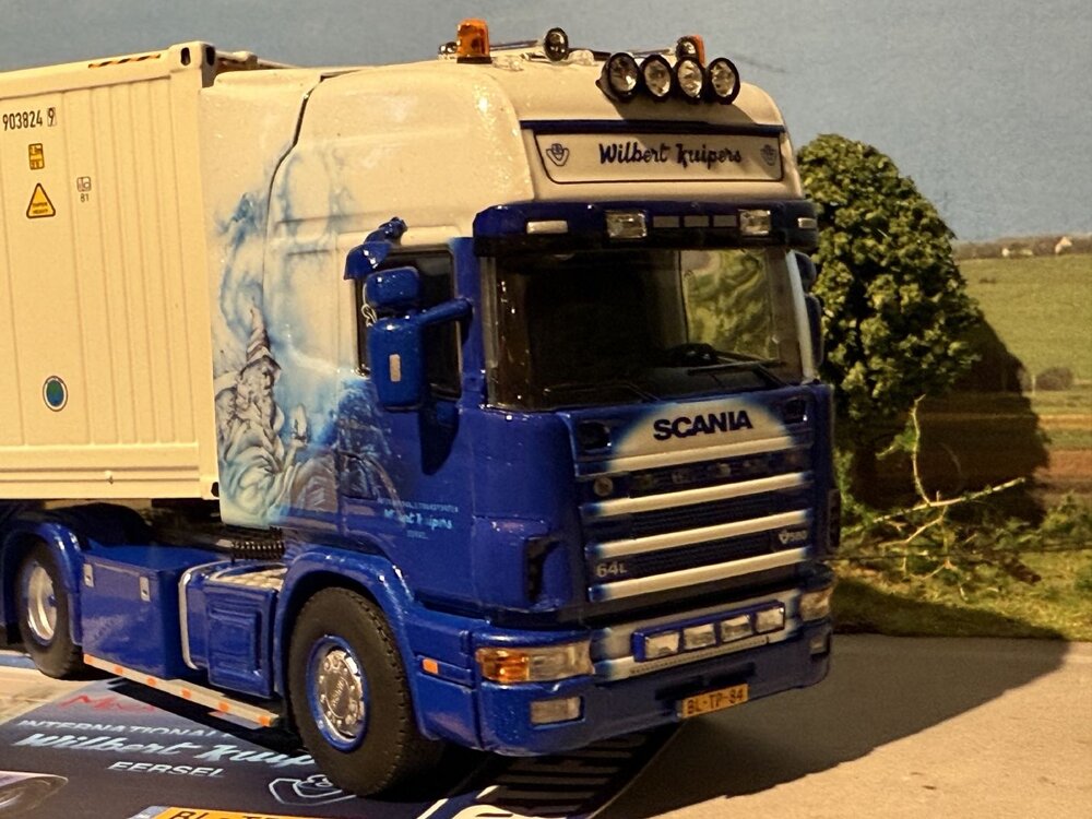 WSI WSI "EXCLUSIVE" Scania 4-serie Topline 4x2 with 3-axle container trailer + 40ft. reefer container WILBERT KUIPERS