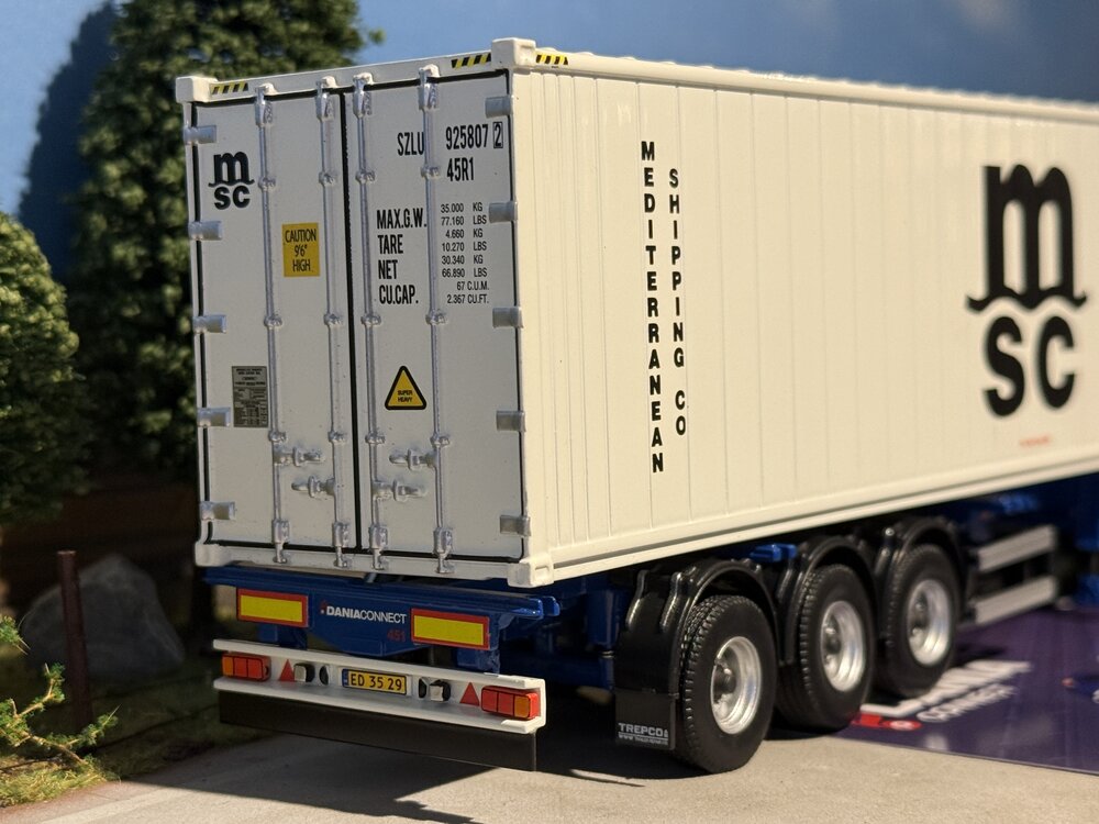 Tekno Tekno Volvo FH05 Globetrotter with 40ft. MSC reefer container DANIA CONNECT