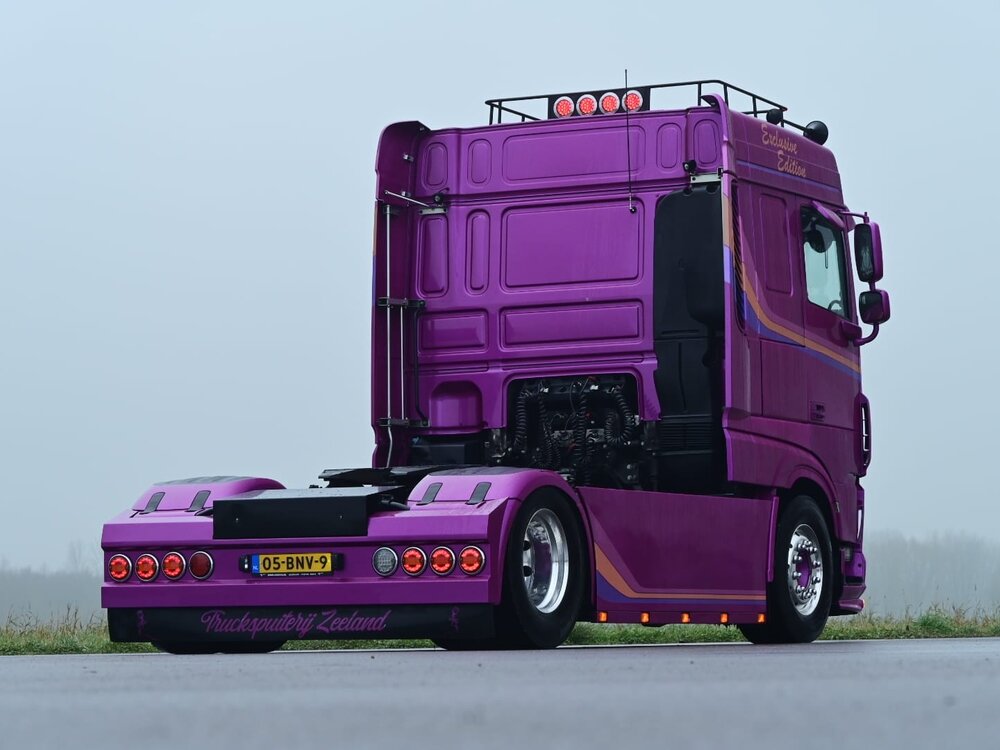Tekno Tekno Daf XF 4x2 Space Cab truck with 3-axle reefer trailer JARNO VAN LEENT TRANSPORT