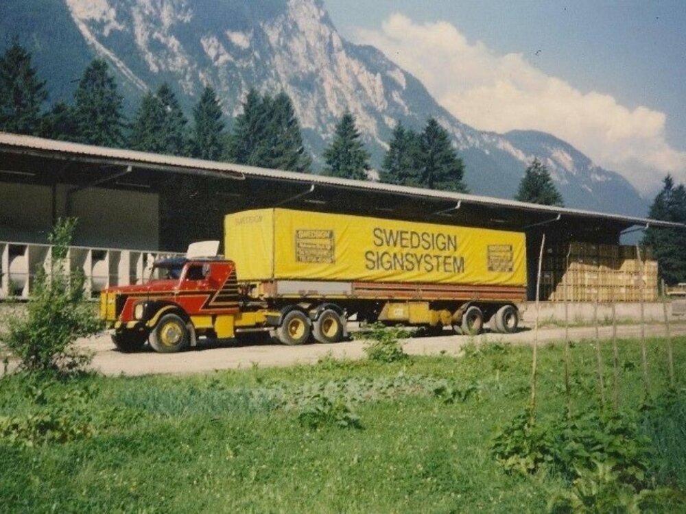 Tekno Tekno Scania Vabis with 2-axle classic tilt trailer STJARNSTROMS
